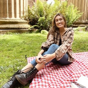 Meet your Posher, Briana